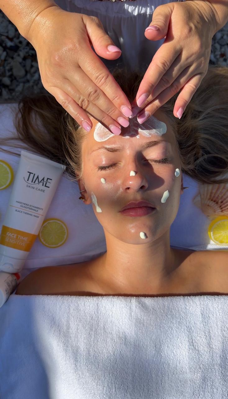 Facial massage with hydrating cream